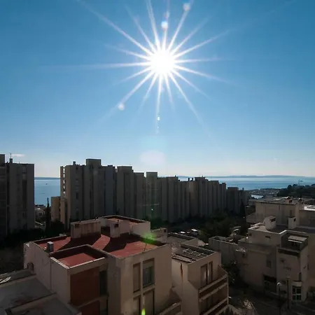 Apartment Definis