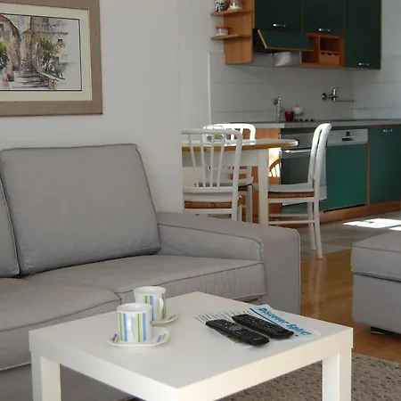 Definis Apartment Split