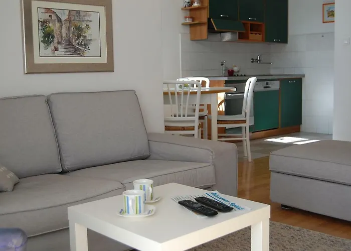 Definis Apartment Split